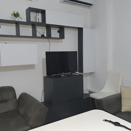 Flor De Mar Qerret * Golem (Tirana)