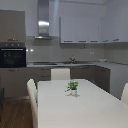 Flor De Mar Qerret Apartament Golem (Tirana)