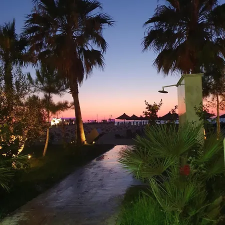 Flor De Mar Qerret * Golem (Tirana)