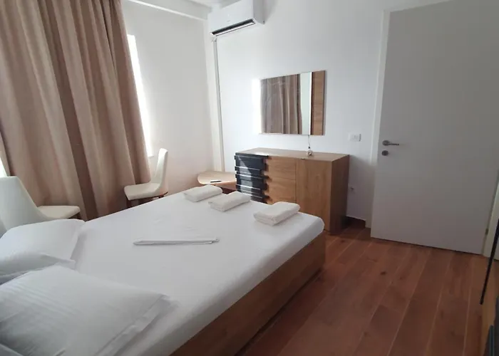 Flor De Mar Qerret Golem (Tirana)