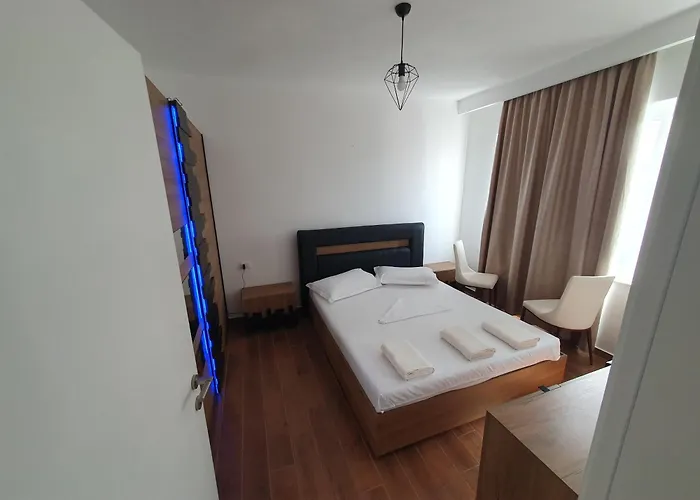 Flor De Mar Qerret * Golem (Tirana)