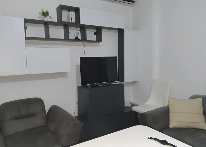 Flor De Mar Qerret * Golem (Tirana)