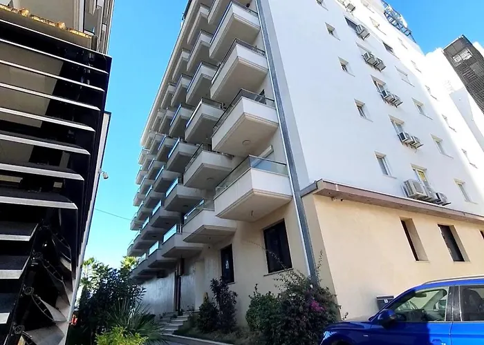 Flor De Mar Qerret * Golem (Tirana)